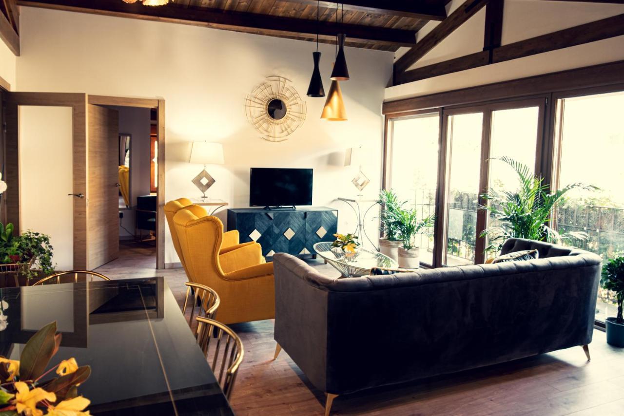 Apartamentos En El Valle Del Jerte Flores Para Angela Cabezuela Del Valle Ngoại thất bức ảnh